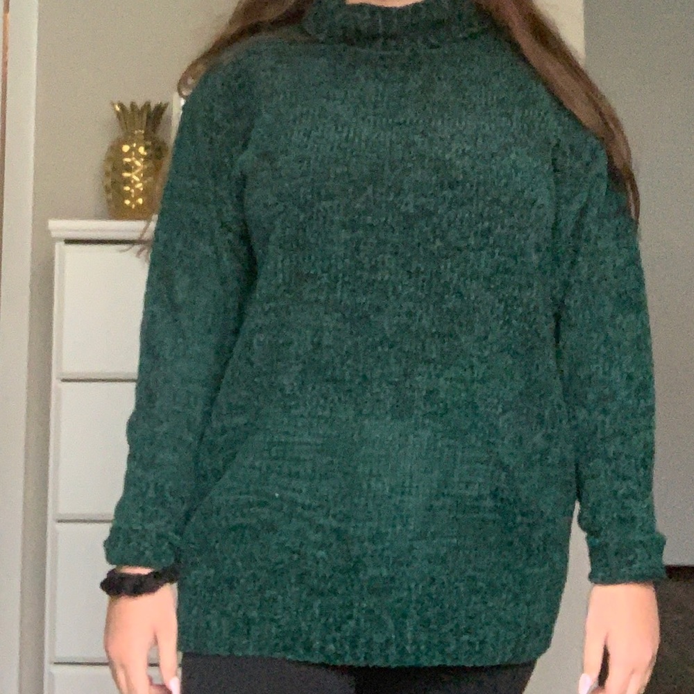 Green bitter sweate/turtle neck